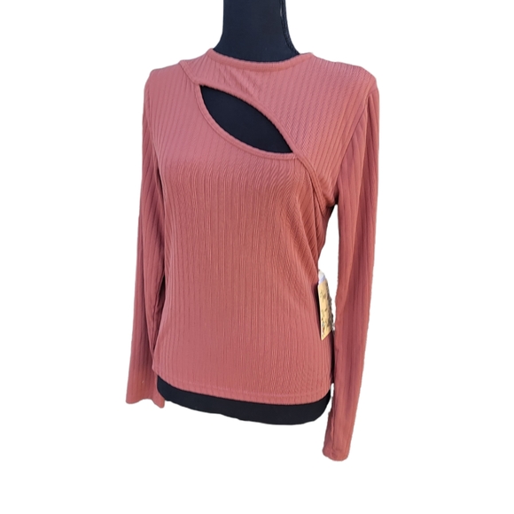 Vine and Valley Tops - Peek a boo top